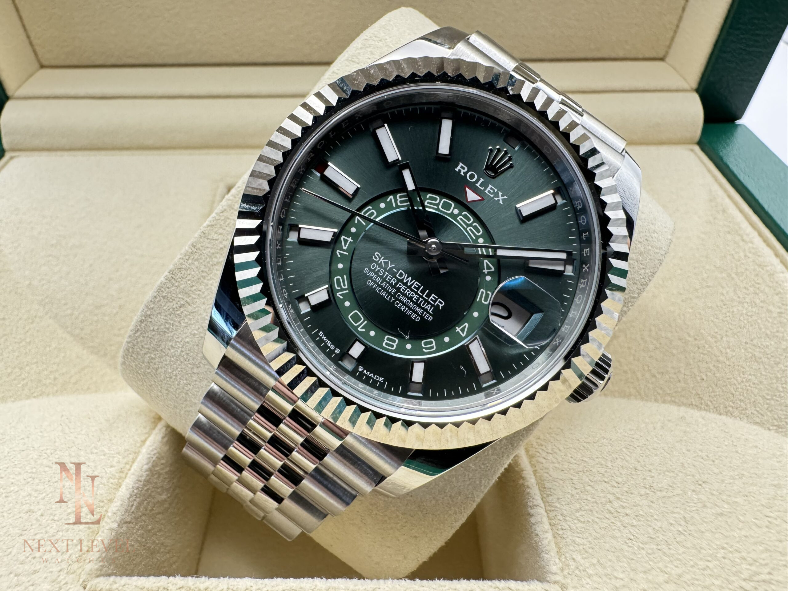 Rolex Skydweller Steel | Jubilee | Green dial | New | 2025 - Image 3
