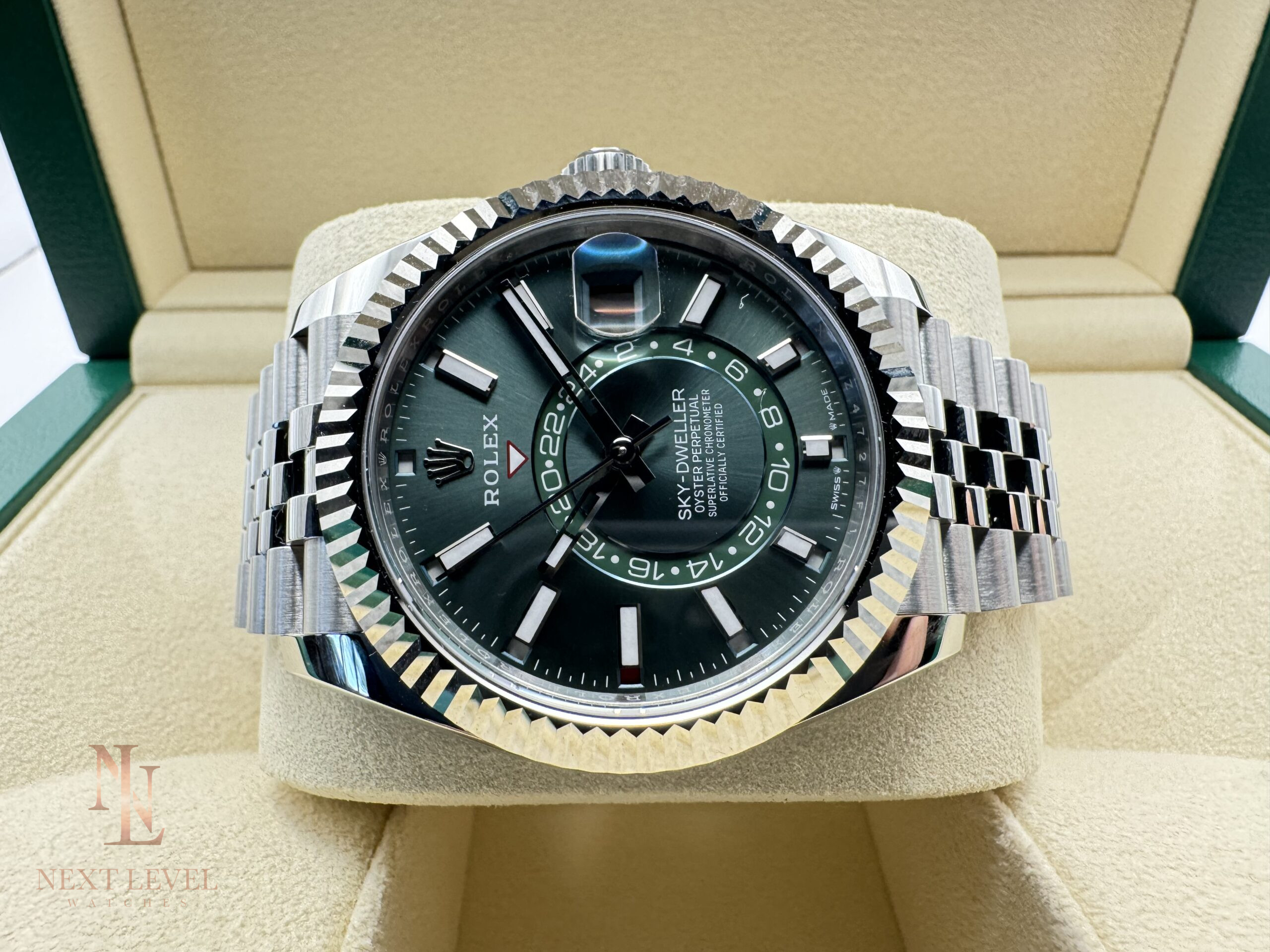 Rolex Skydweller Steel | Jubilee | Green dial | New | 2025 - Image 4